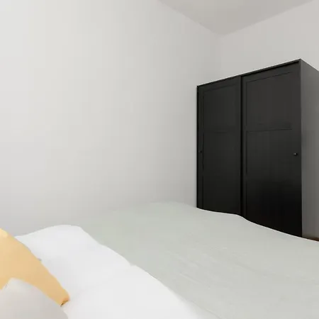 Family Near Old Town By Renters Apartamento