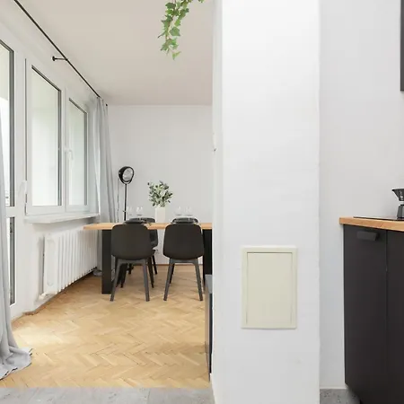 Family Near Old Town By Renters Apartamento *