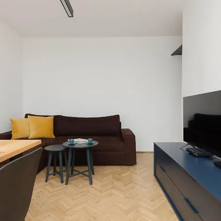 Family Near Old Town By Renters Apartamento *